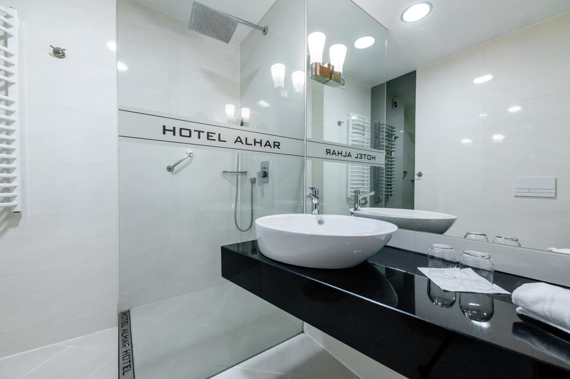 Hotel Alhar Lubliniec Esterno foto